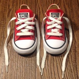 Red kids converse